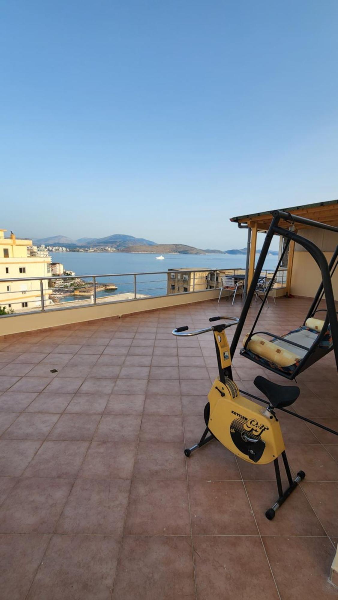 Glen'S Rooftop Sarandë Buitenkant foto